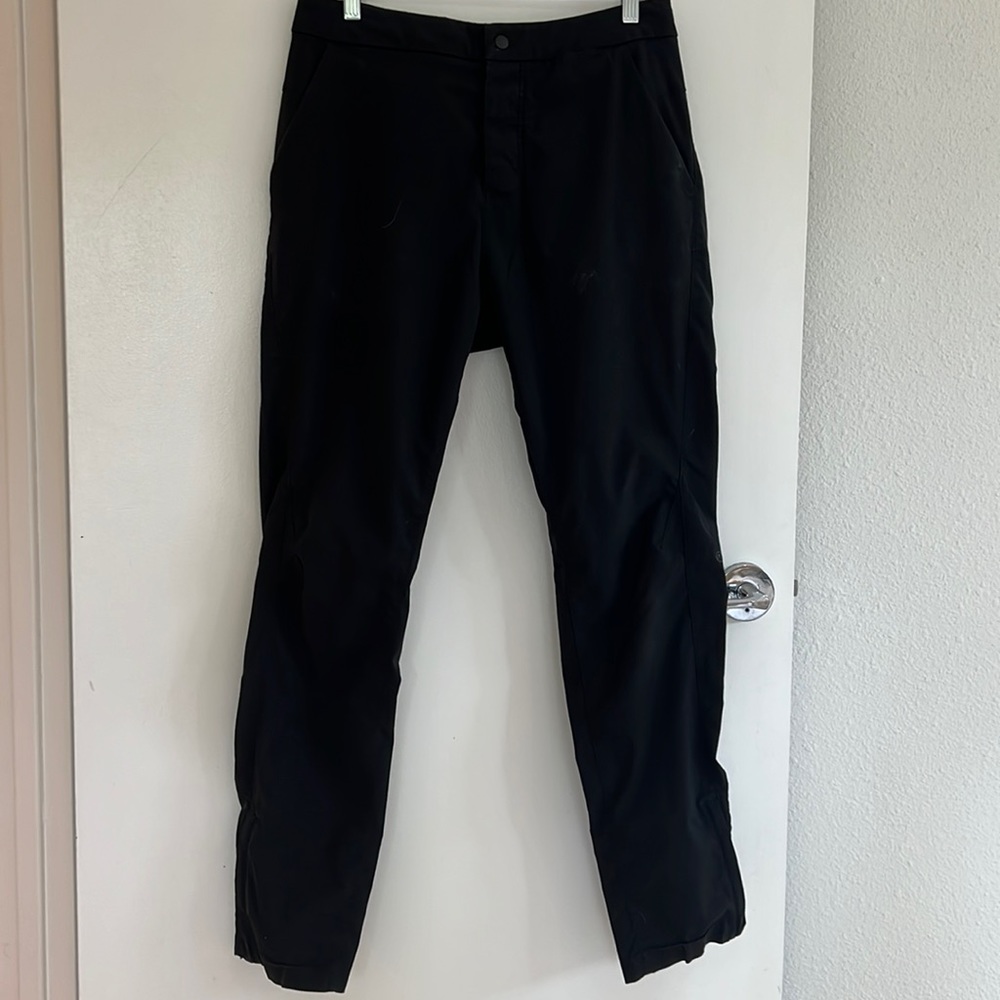Lululemon Men’s Commuter pants size medium
